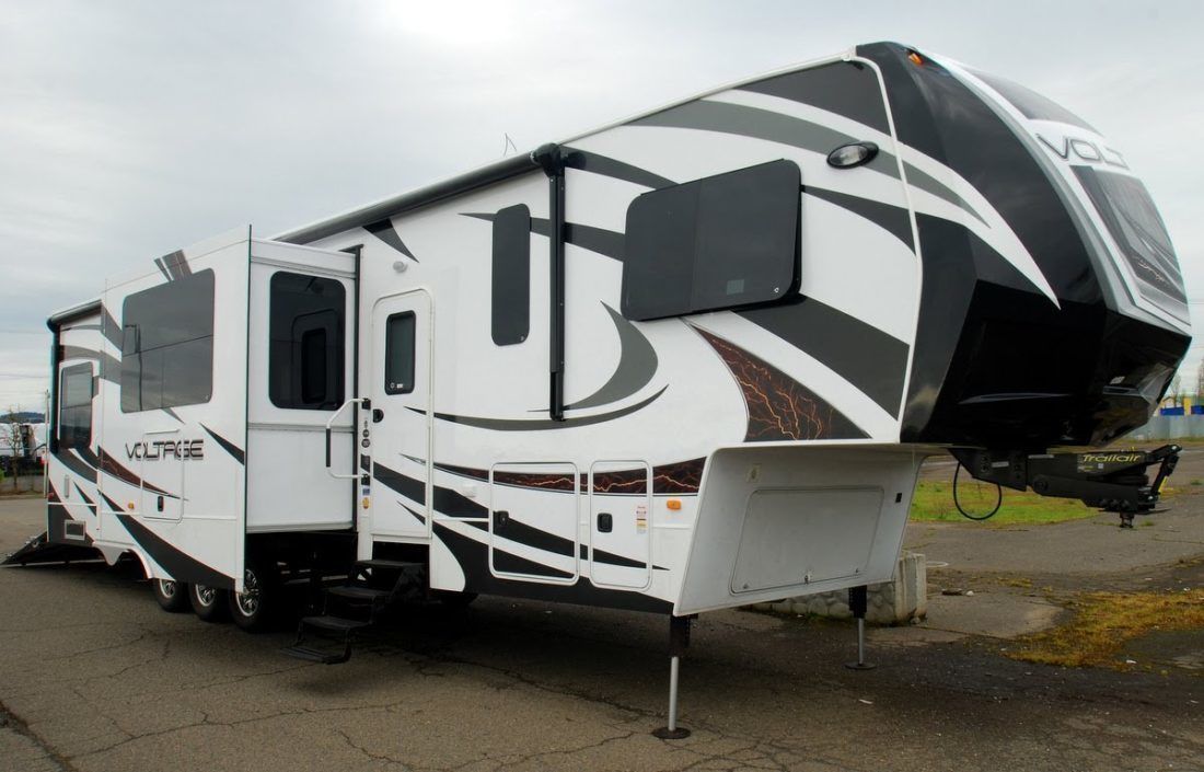 Photo 5 - 2013 Dutchmen Fifth Wheel rental photo 7