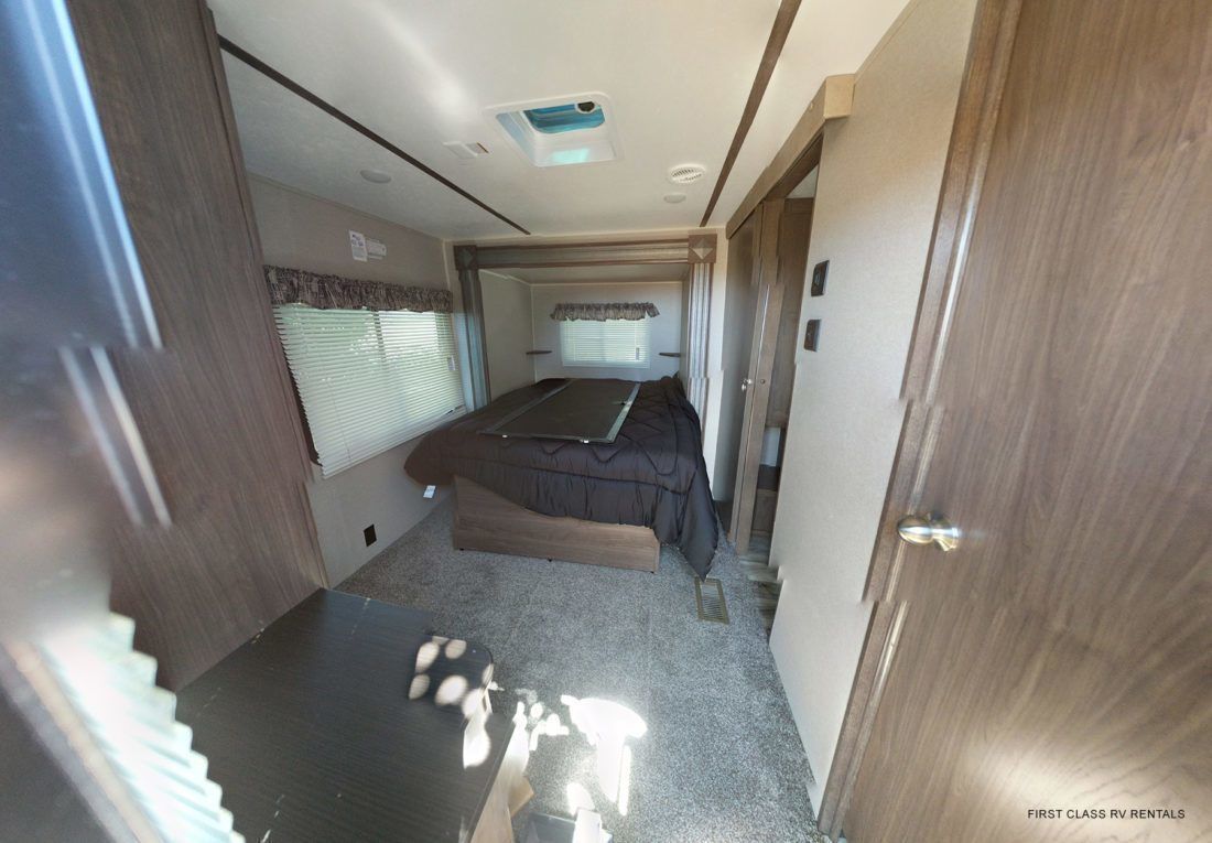 Photo 3 - 2019 Keystone Fifth Wheel rental photo 5