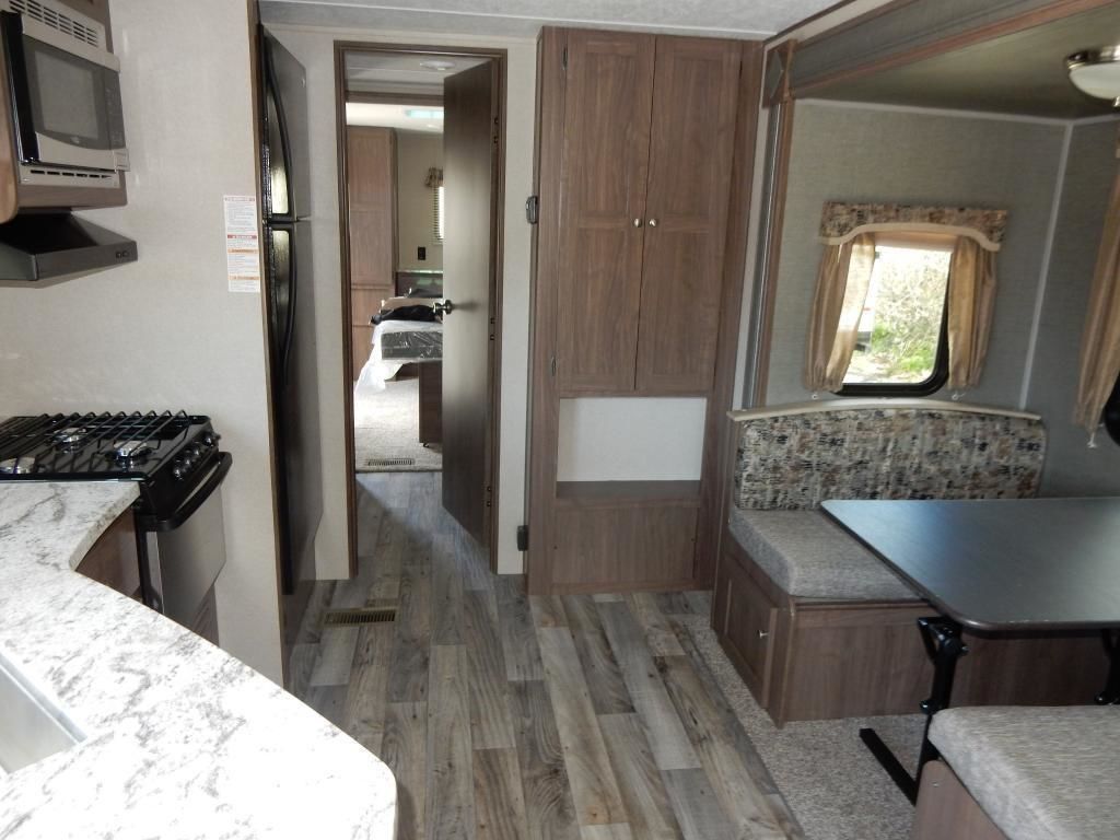 Photo 4 - 2019 Keystone Fifth Wheel rental photo 6
