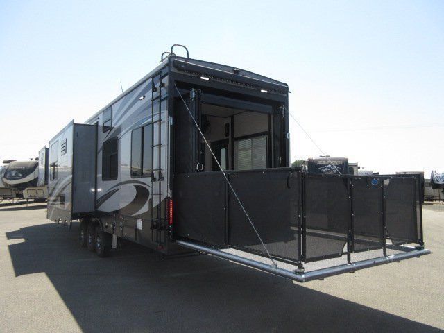 Photo 2 - 2018 Heartland Fifth Wheel rental photo 4