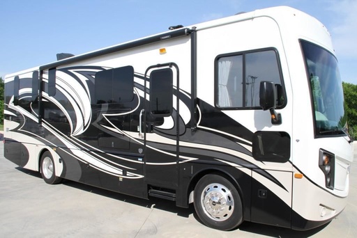 2018 Fleetwood Fleetwood Pace Arrow 34' Diesel Class A Motorhome for rent in Lake Dallas, TX
