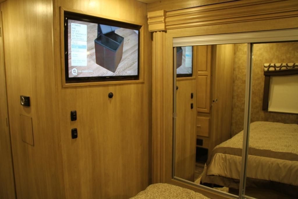 Photo 4 - 2017 Coachmen Class A Motorhome rental photo 6