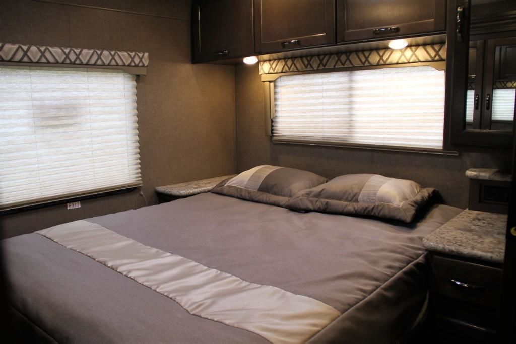 Photo 5 - 2022 Thor Class C Motorhome rental photo 7