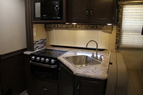 Photo 8 - 2022 Thor Class C Motorhome rental photo 10
