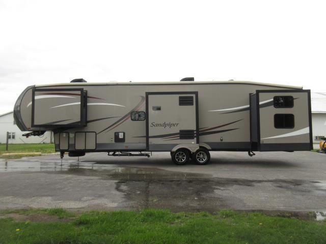 Photo 0 - 2019 Forest River Fifth Wheel rental photo 2