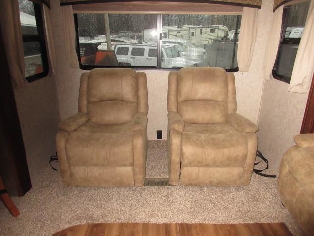 Photo 12 - 2016 Forest River Fifth Wheel rental photo 14