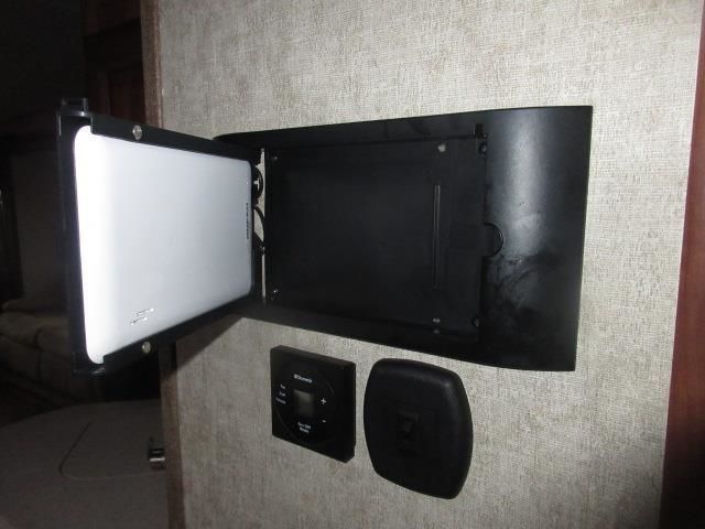 Photo 13 - 2016 Forest River Fifth Wheel rental photo 15