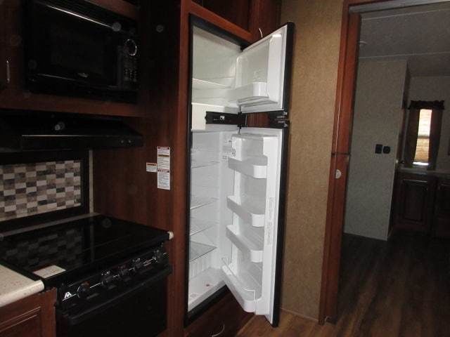 Photo 13 - 2017 Forest River Fifth Wheel rental photo 15