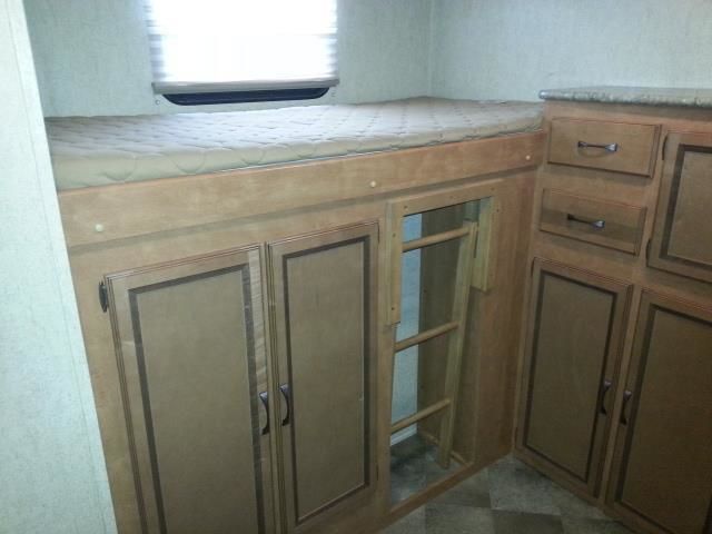 Photo 20 - 2016 Palomino Travel Trailer rental photo 22