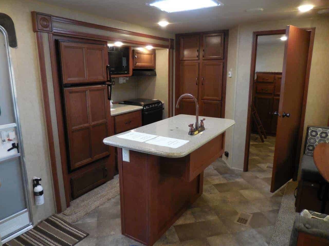 Photo 26 - 2016 Palomino Travel Trailer rental photo 28