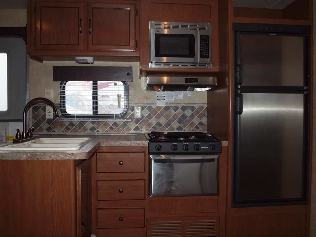 Photo 8 - 2013 Thor Travel Trailer rental photo 10