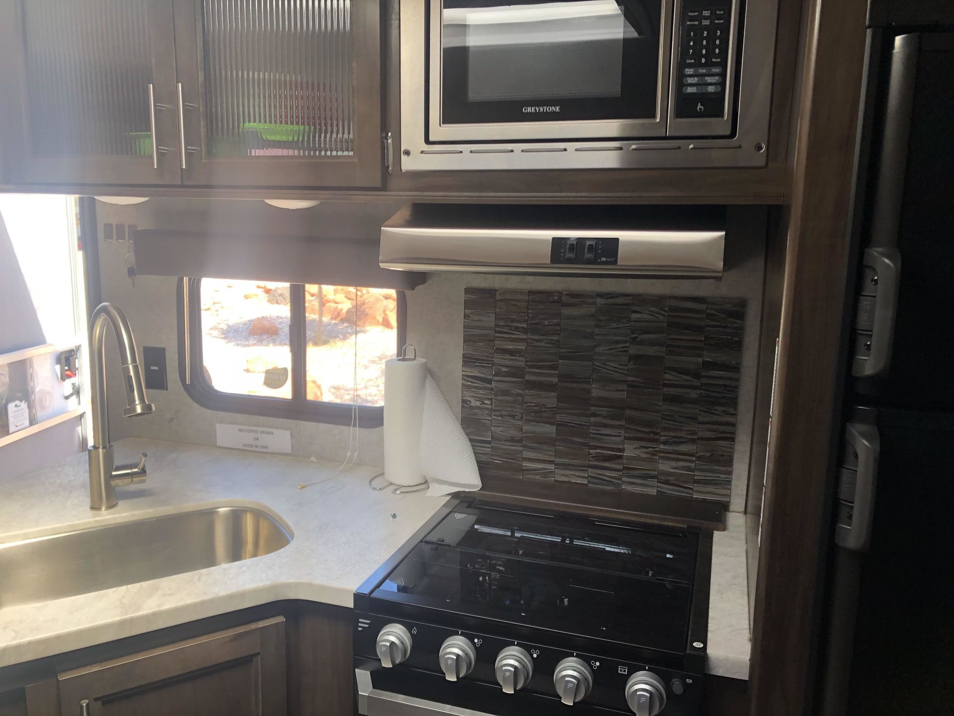 Photo 4 - 2018 Forest River Travel Trailer rental photo 6