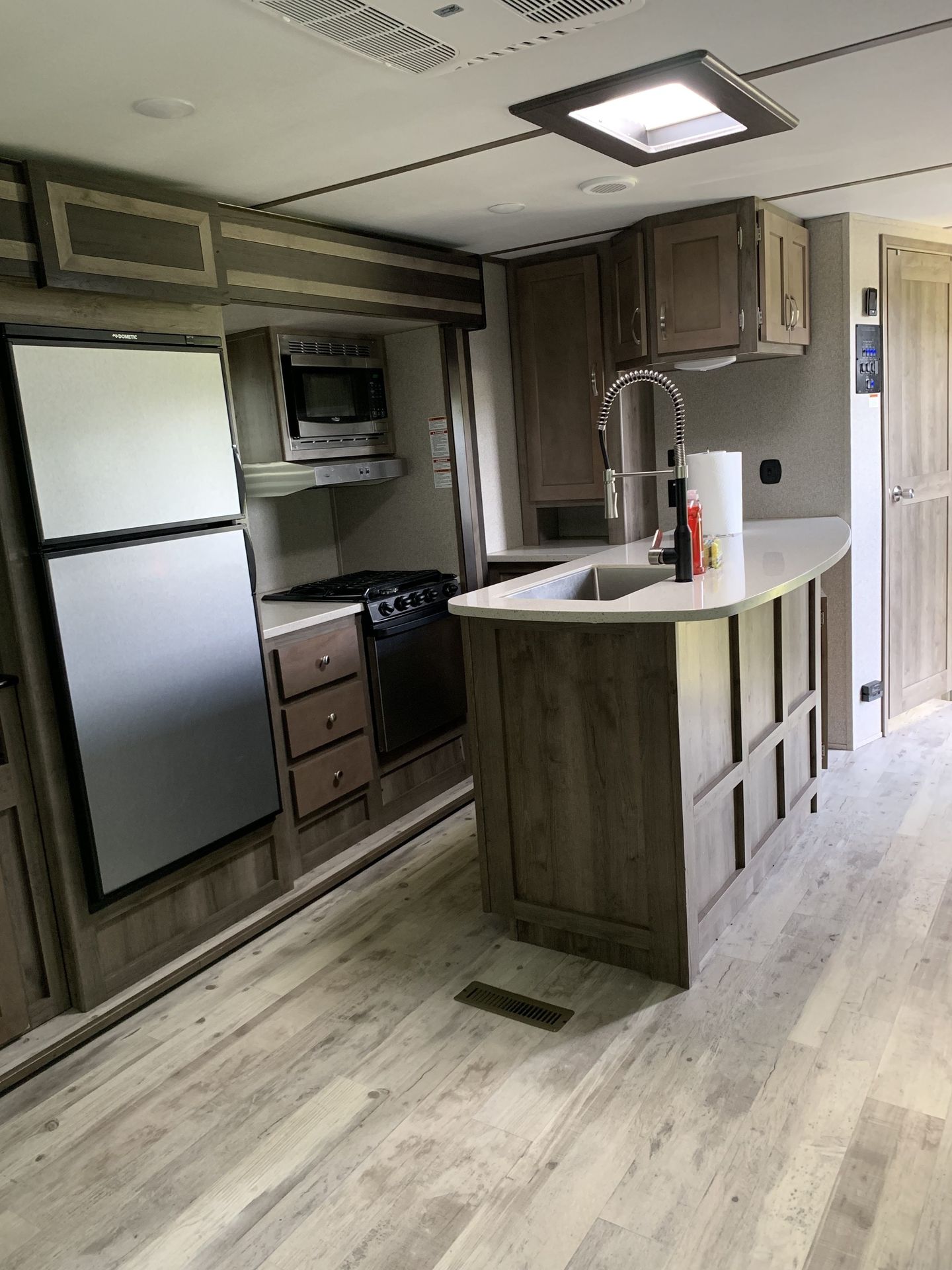 Photo 6 - 2018 Keystone Rv Travel Trailer rental photo 8