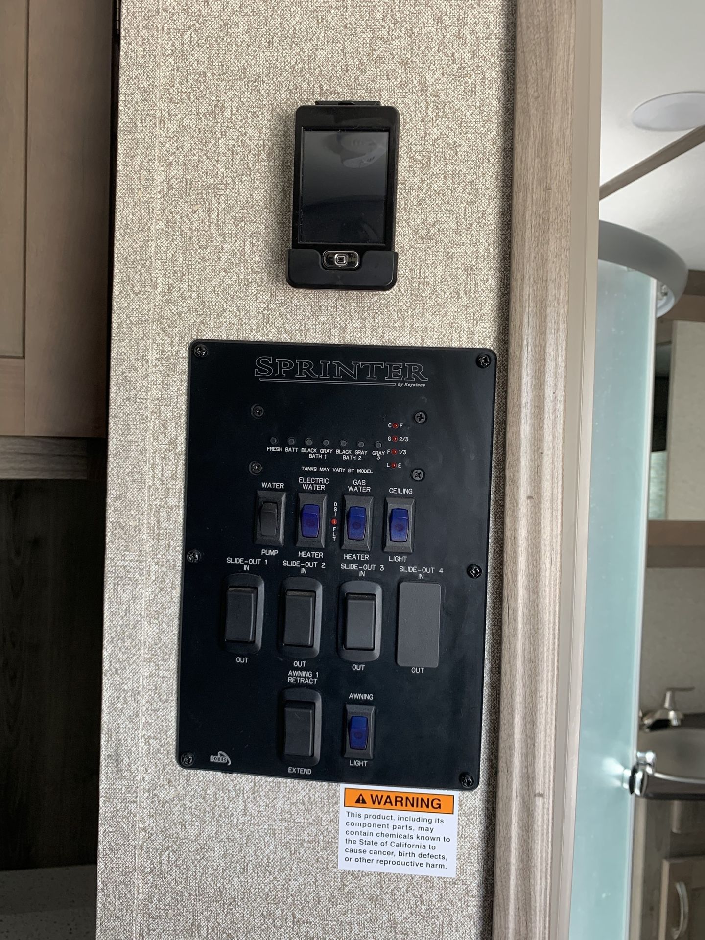 Photo 18 - 2018 Keystone Rv Travel Trailer rental photo 20