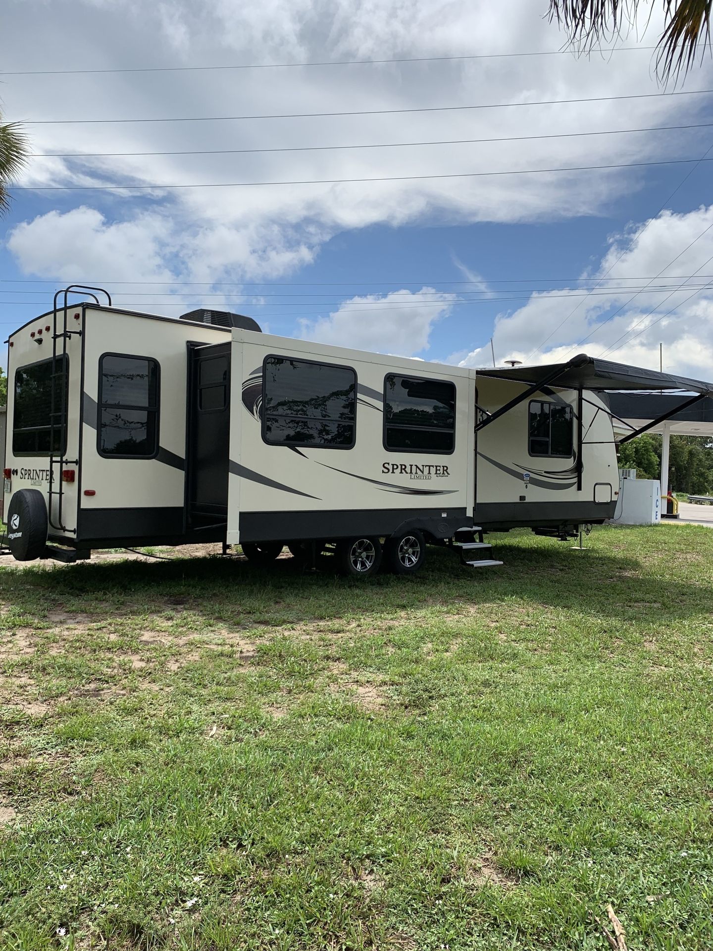 Photo 26 - 2018 Keystone Rv Travel Trailer rental photo 28