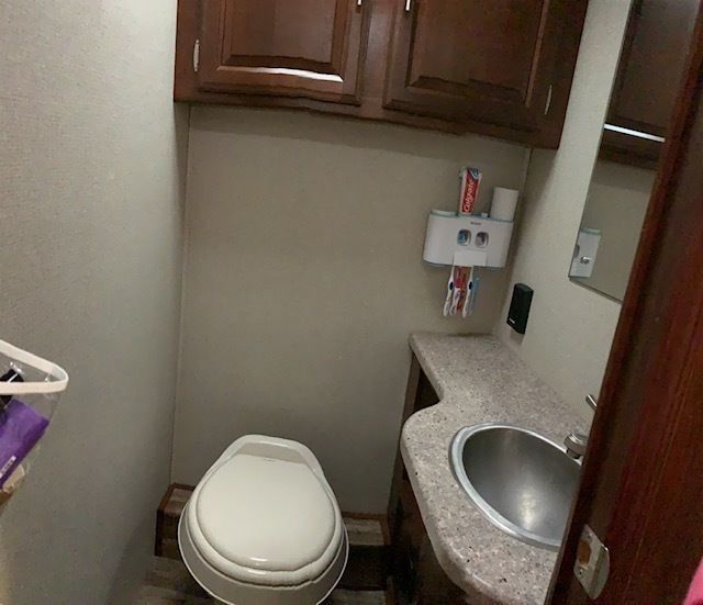 Photo 3 - 2018 Forest River Class A Motorhome rental photo 5