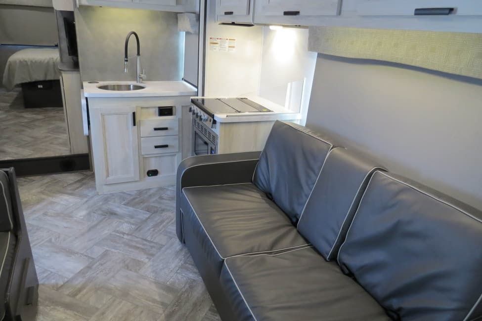 Photo 4 - 2022 Forest River Class C Motorhome rental photo 6