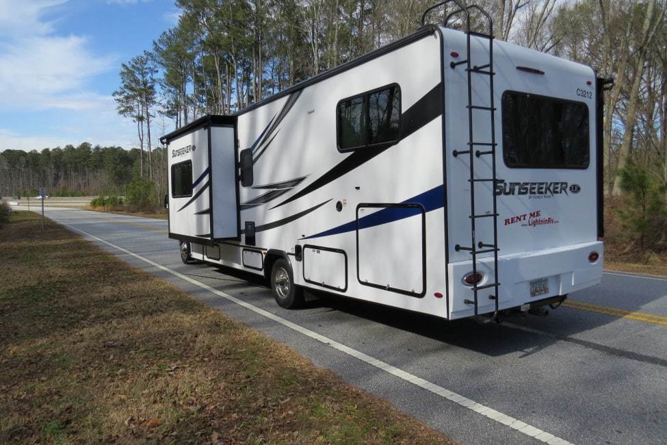 Photo 16 - 2022 Forest River Class C Motorhome rental photo 18