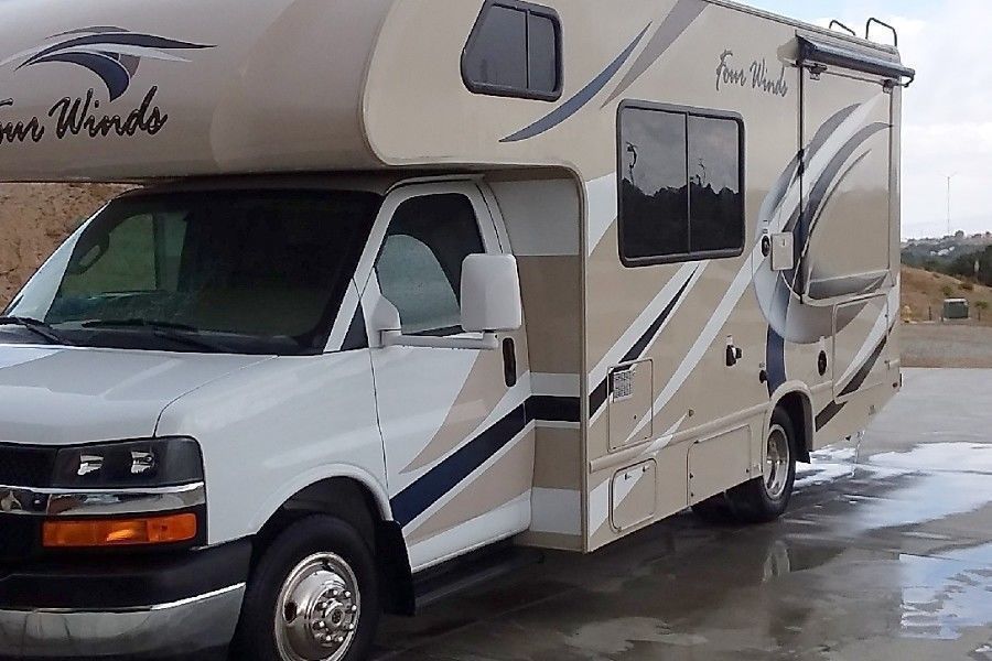 Photo 0 - 2018 Thor Motor Coach Class C Motorhome rental photo 2