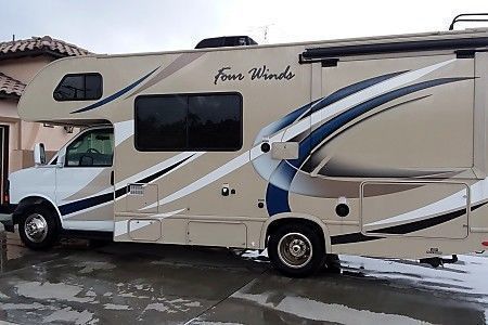 Photo 5 - 2018 Thor Motor Coach Class C Motorhome rental photo 7