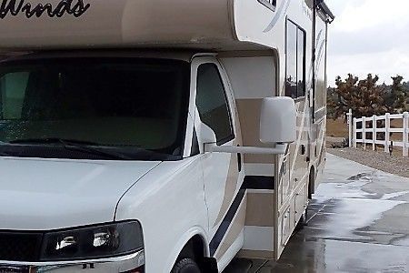 Photo 6 - 2018 Thor Motor Coach Class C Motorhome rental photo 8