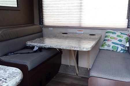 Photo 8 - 2018 Thor Motor Coach Class C Motorhome rental photo 10