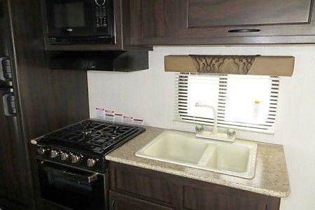 Photo 5 - 2019 Pacific Coachworks Travel Trailer rental photo 7