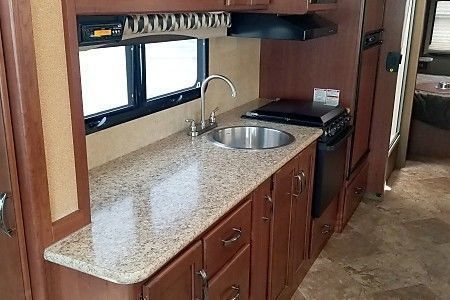 Photo 6 - 2017 Thor Motor Coach Class A Motorhome rental photo 8