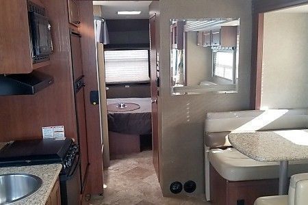 Photo 10 - 2017 Thor Motor Coach Class A Motorhome rental photo 12