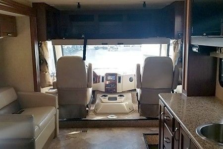 Photo 13 - 2017 Thor Motor Coach Class A Motorhome rental photo 15