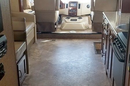 Photo 16 - 2017 Thor Motor Coach Class A Motorhome rental photo 18