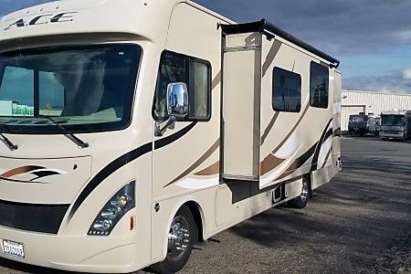 Photo 20 - 2017 Thor Motor Coach Class A Motorhome rental photo 22