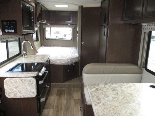 Photo 2 - 2021 Thor Class C Motorhome rental photo 4
