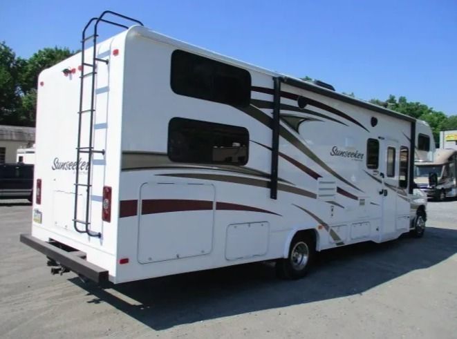 Photo 3 - 2017 Forest River Class C Motorhome rental photo 5