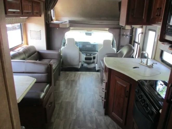 Photo 5 - 2017 Forest River Class C Motorhome rental photo 7