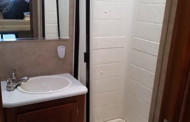 Photo 2 - 2014 Coachmen Class A Motorhome rental photo 4