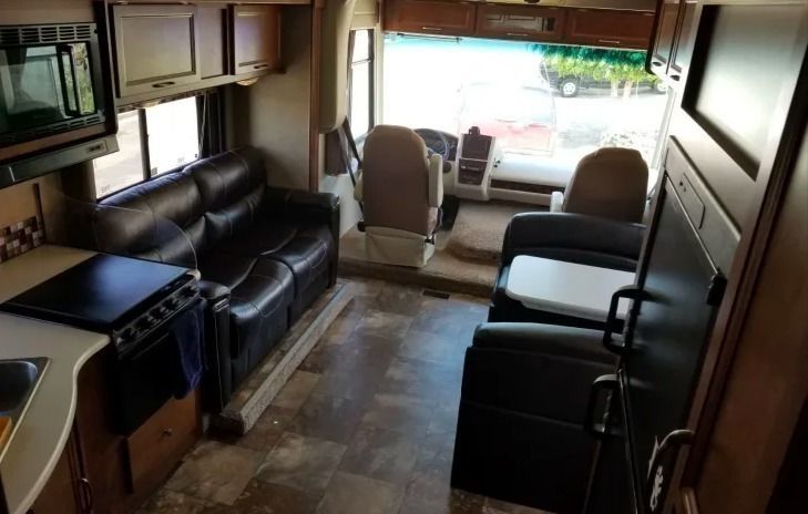Photo 8 - 2014 Coachmen Class A Motorhome rental photo 10
