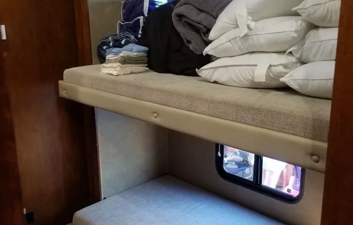 Photo 12 - 2014 Coachmen Class A Motorhome rental photo 14