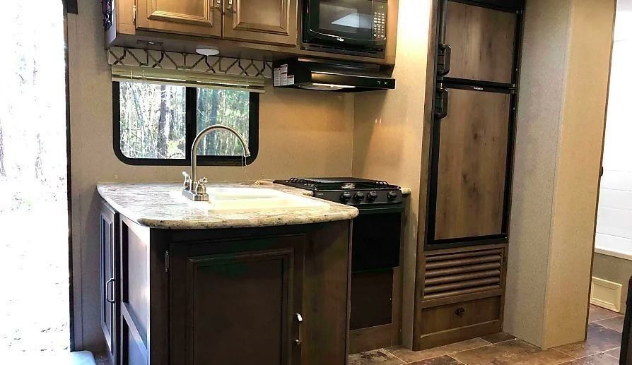 Photo 18 - 2019 Keystone Travel Trailer rental photo 20