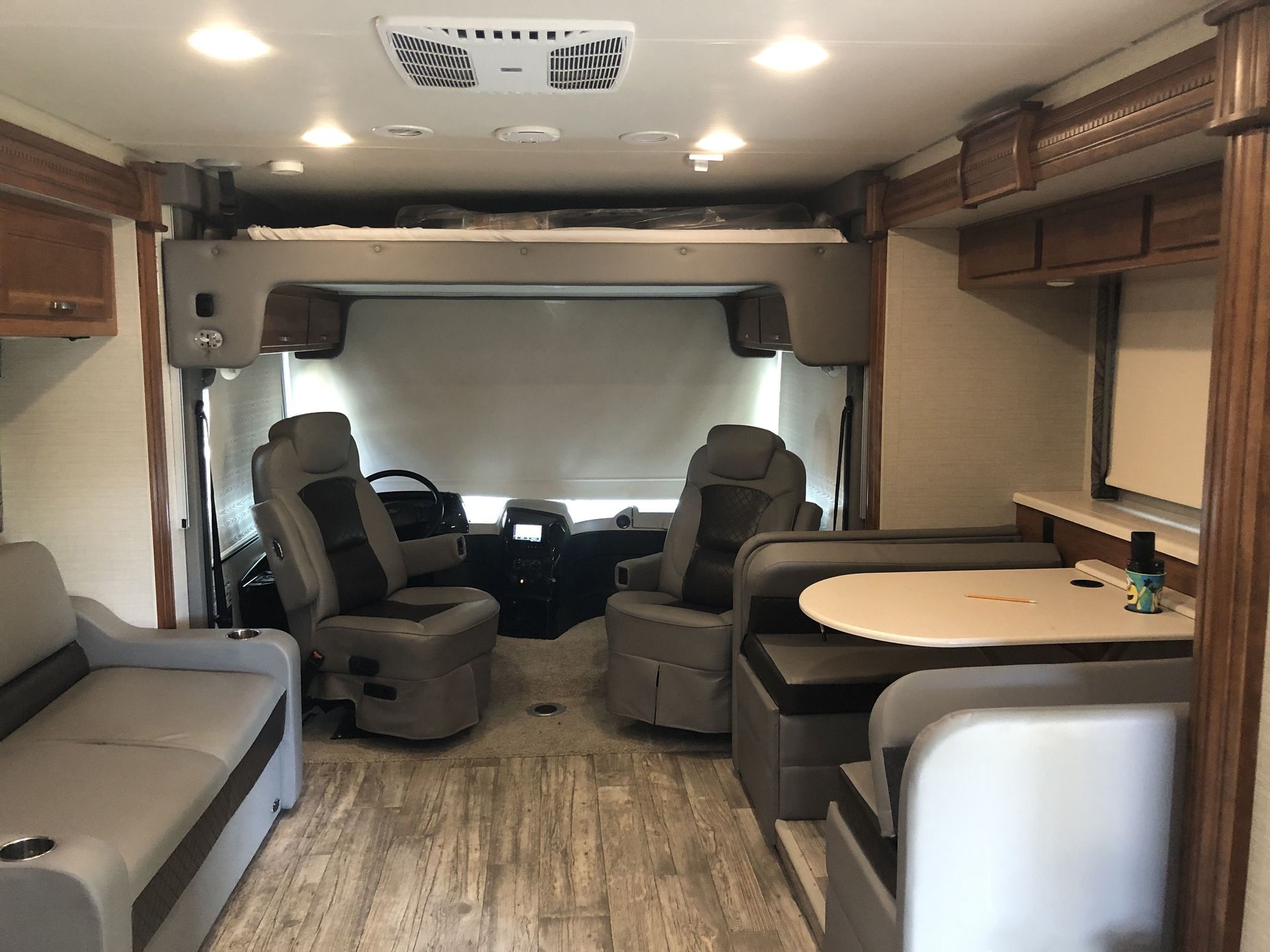 Photo 4 - 2018 Jayco Class A Motorhome rental photo 6