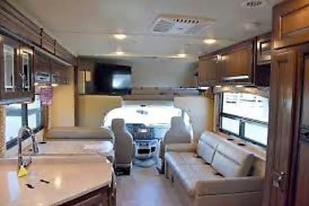 Photo 6 - 2018 Thor Motor Coach Class C Motorhome rental photo 8