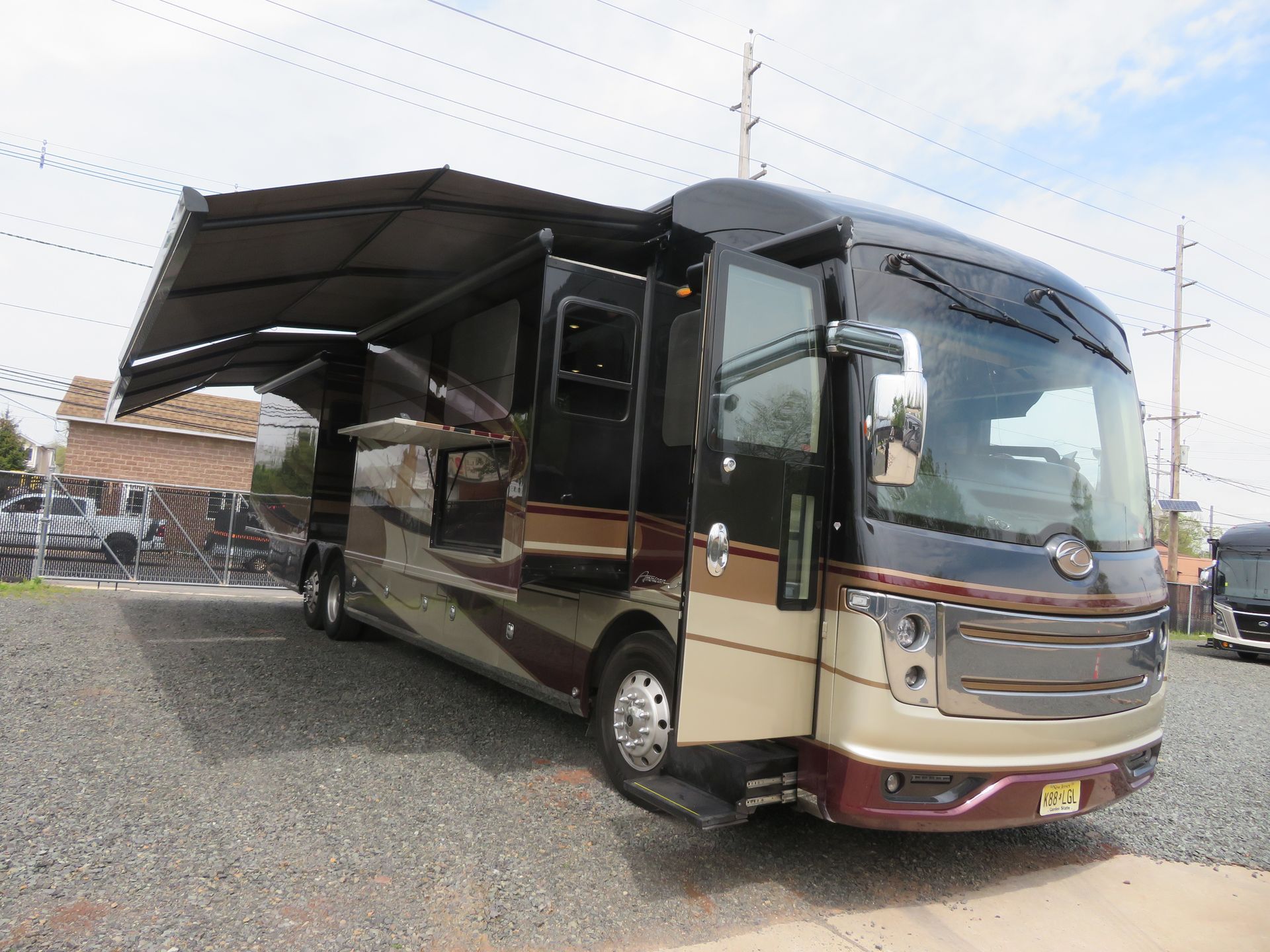 Photo 15 - 2018 American Coach Class A Motorhome rental photo 23