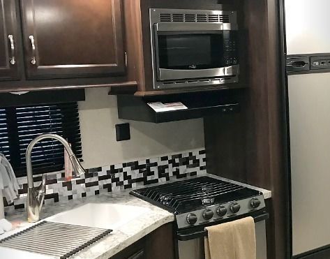 Photo 12 - 2018 Jayco Travel Trailer rental photo 14