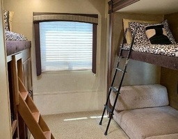 Photo 17 thumbnail 19