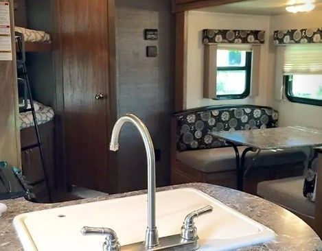 2015 Keystone Laredo LHT 28BH Travel Trailer for rent in Auburndale, FL
