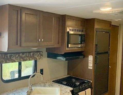 Photo 7 - 2018 Keystone Travel Trailer rental photo 9