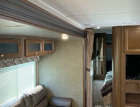 Photo 9 - 2018 Keystone Travel Trailer rental photo 11
