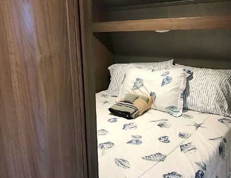 Photo 7 - 2018 Keystone Travel Trailer rental photo 9