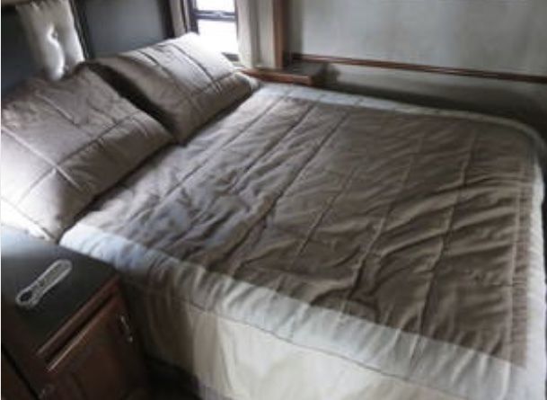Photo 4 - 2016 Fleetwood Rv Class A Motorhome rental photo 6