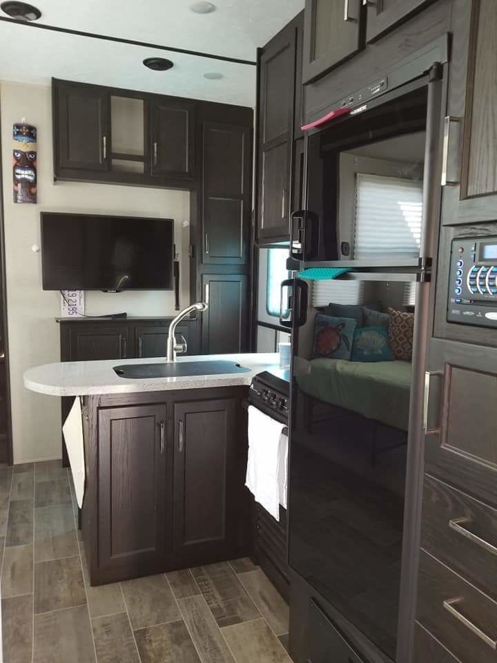 Photo 13 - 2018 Keystone Toy Hauler rental photo 15